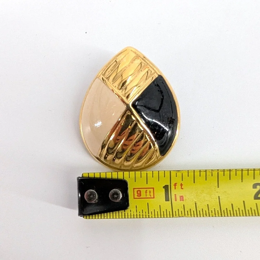 Vintage Geometric Enamel‎ Clip-On Earrings Gold Tone Black Cream Teardrop 80s